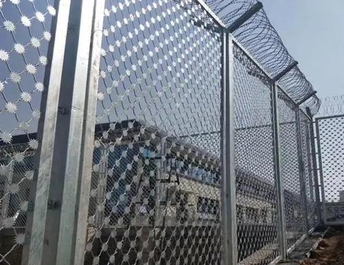 监狱铁丝网围栏